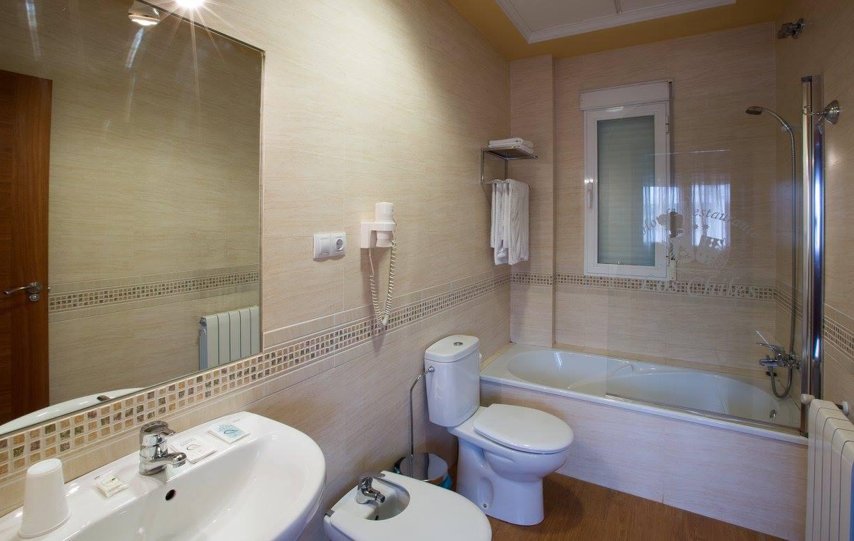 Hotel Los Chiles Villanueva del Arzobispo Kültér fotó