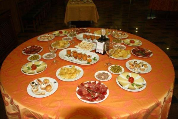Hotel Los Chiles Villanueva del Arzobispo Étterem fotó